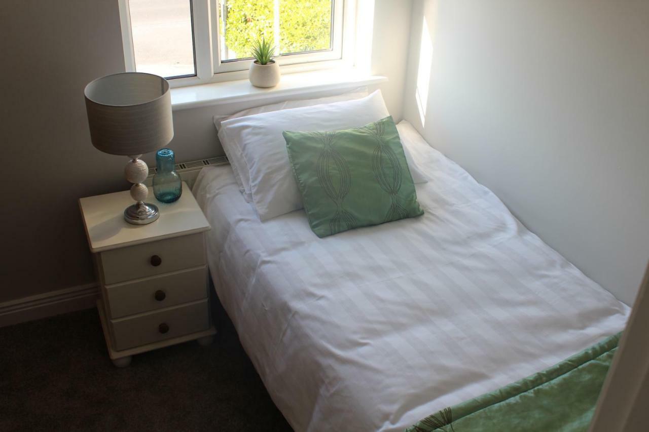 5 Mins Walk To Carrick - Sleeps 12 - Off Road Parking - Modern House Villa Exterior foto